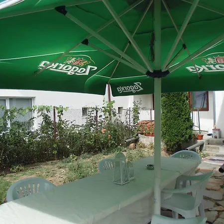 Lily Guest house *