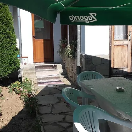 Lily Guest house *